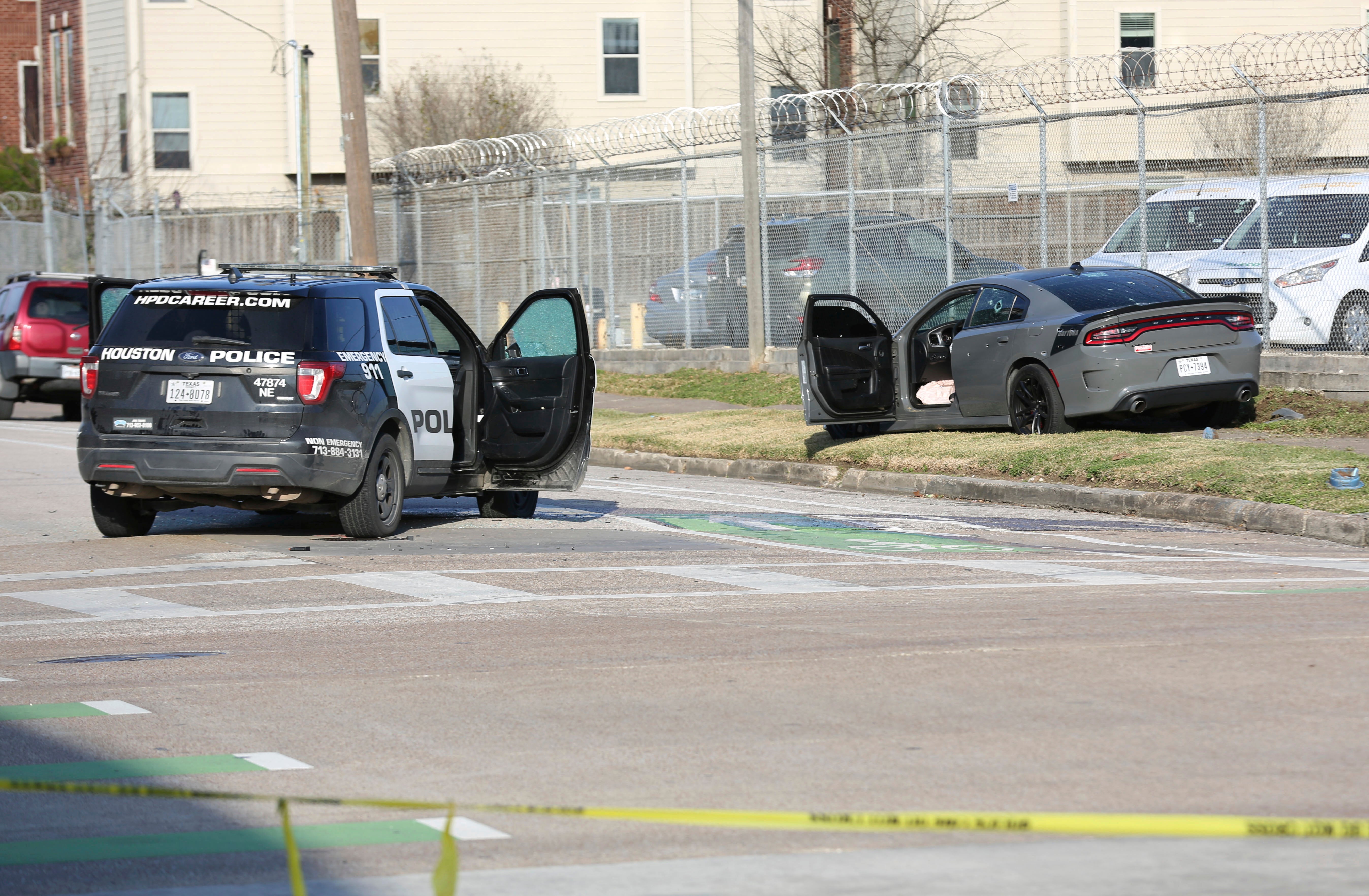 Houston Police Hunt Gunman After Three Officers Are…