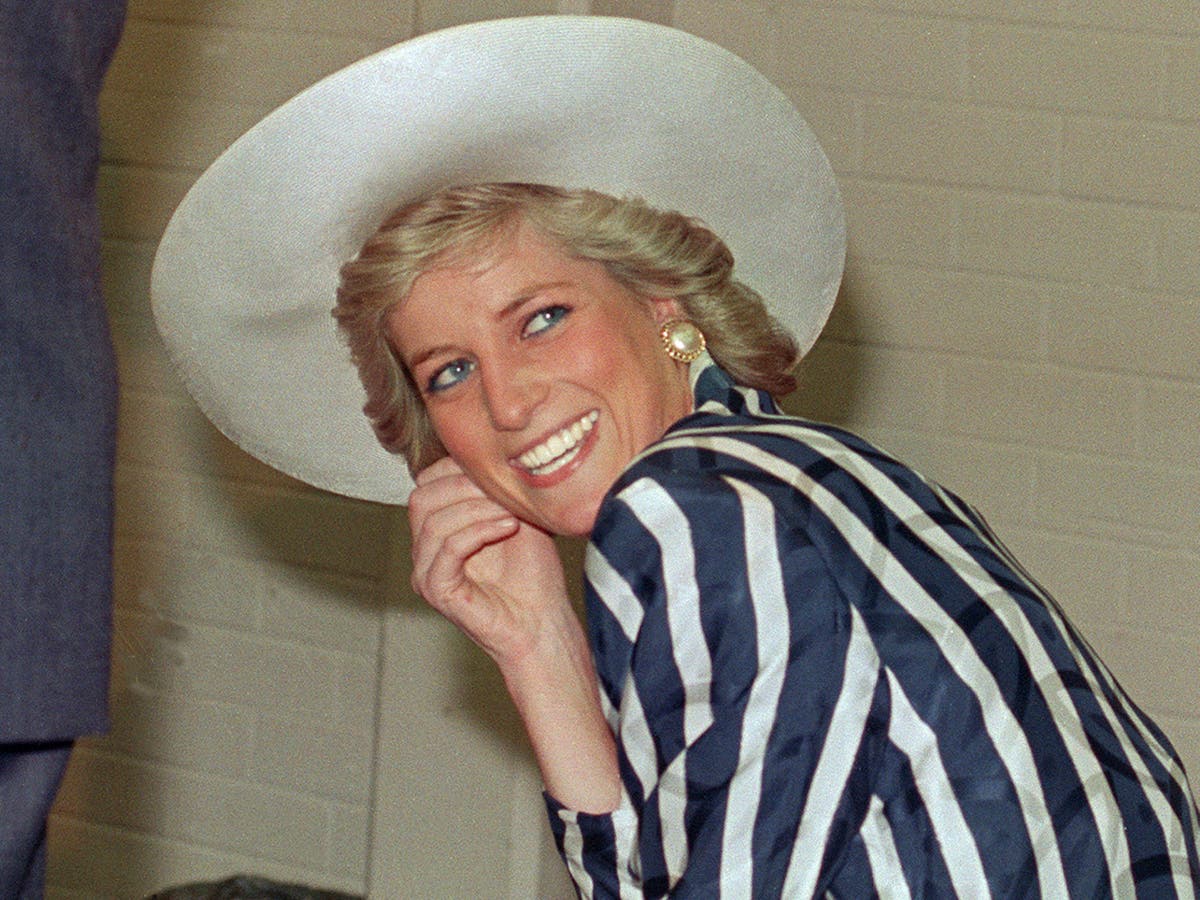 Princess Diana portrait completed three years before her death sells for $201,600 at auction