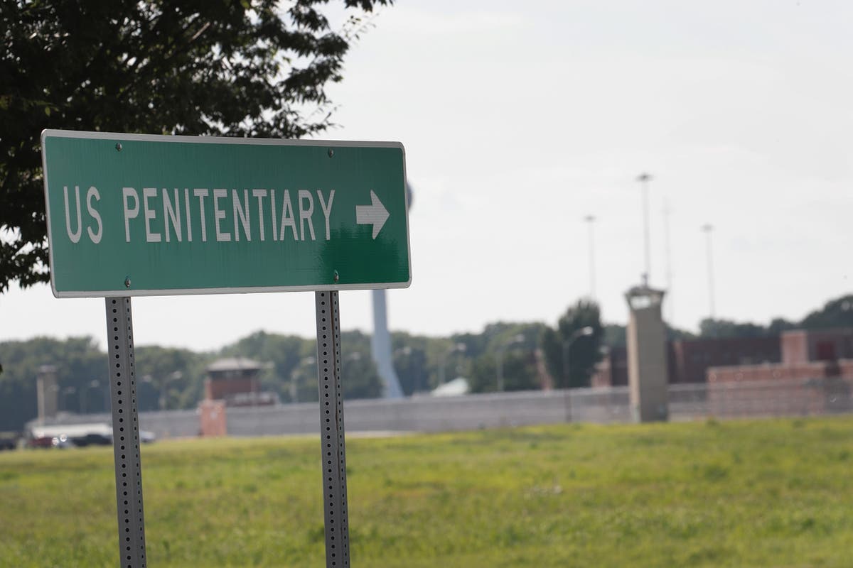 US federal prisons on lockdown after two Texas inmates killed