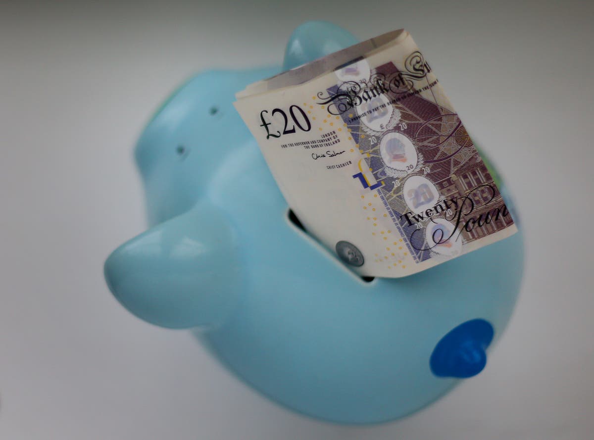 Pension savers &lsquo;could lose thousands of pounds by not moving older pots&rsquo;