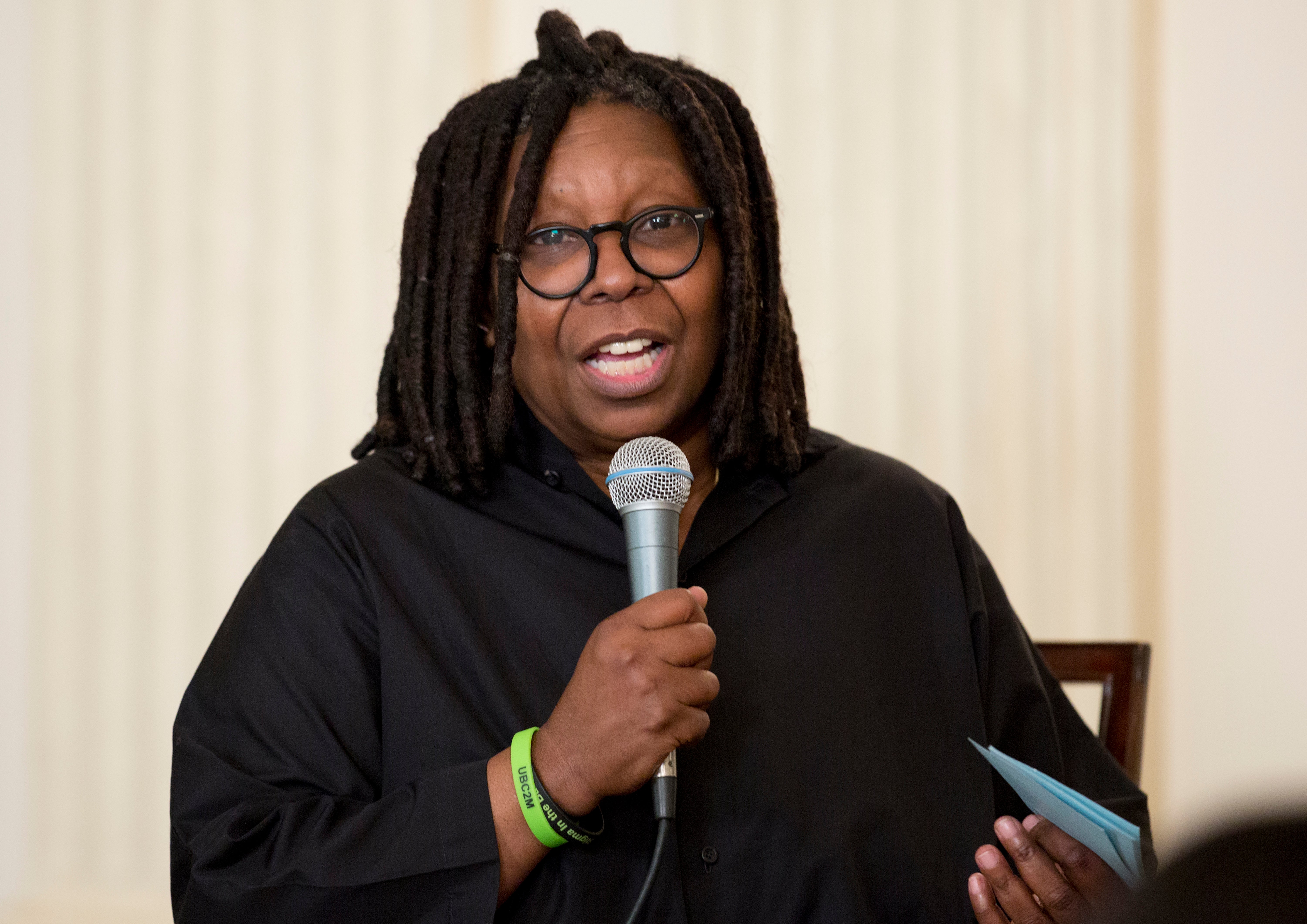 WHOOPI GOLDBERG-HOLOCAUSTO