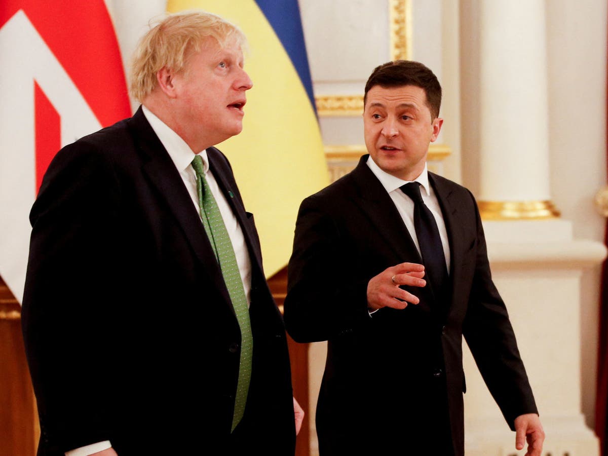 Ukraine: Boris Johnson warns of &lsquo;clear and imminent danger&rsquo; of attack by Russia on Kiev visit