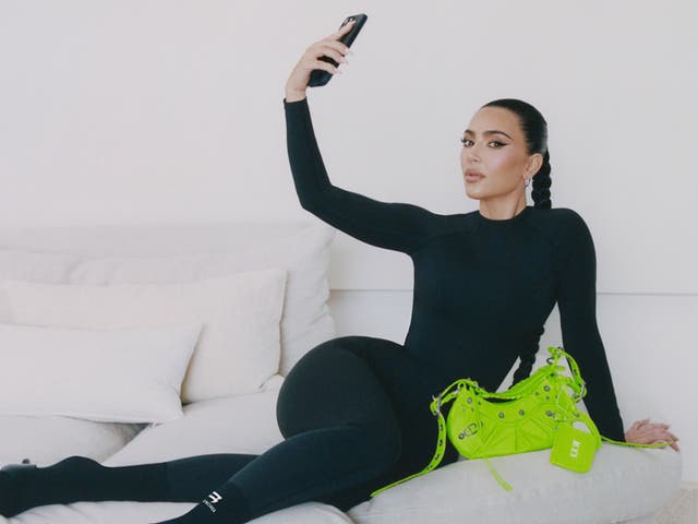 <p>Kim Kardashian como parte de la nueva campaña de Balenciaga </p>