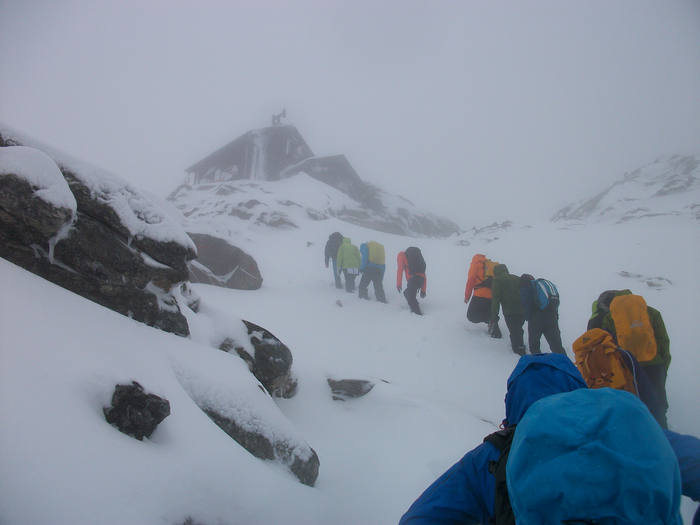 Scientists ascending to the research station in the Hohe Tauern National Park