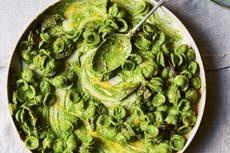 This lazy day pasta with garlic kale sauce couldn’t be easier