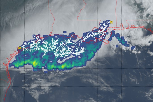 <p>Satellite image of record extent of lightning flash over the southern United States on 29 April 2020 </p>