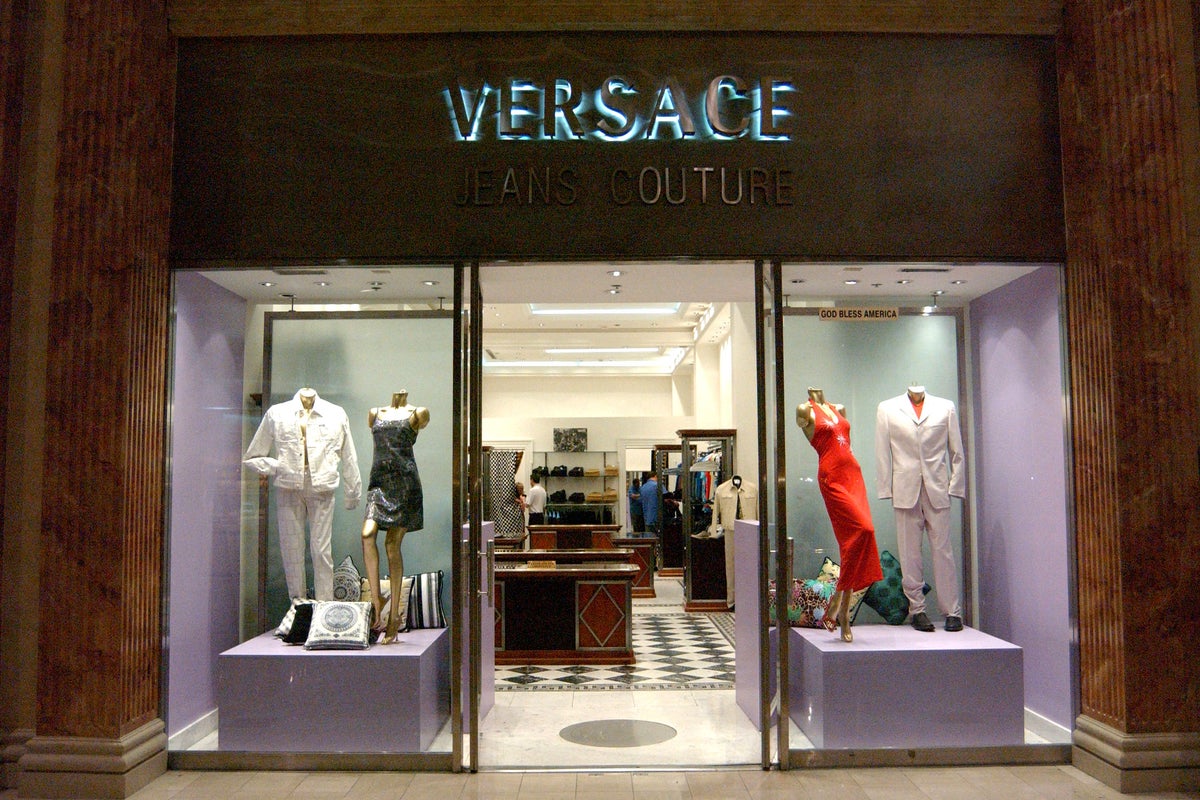 Versace joins fashion brands boycotting live shows | The Independent