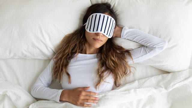 <p>Why experts don’t recommend taking melatonin to sleep</p>