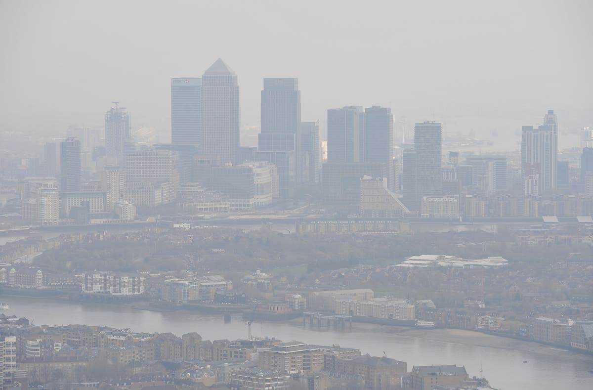 Mayor: Toxic air pollution surrounds every London hospital and medical centre
