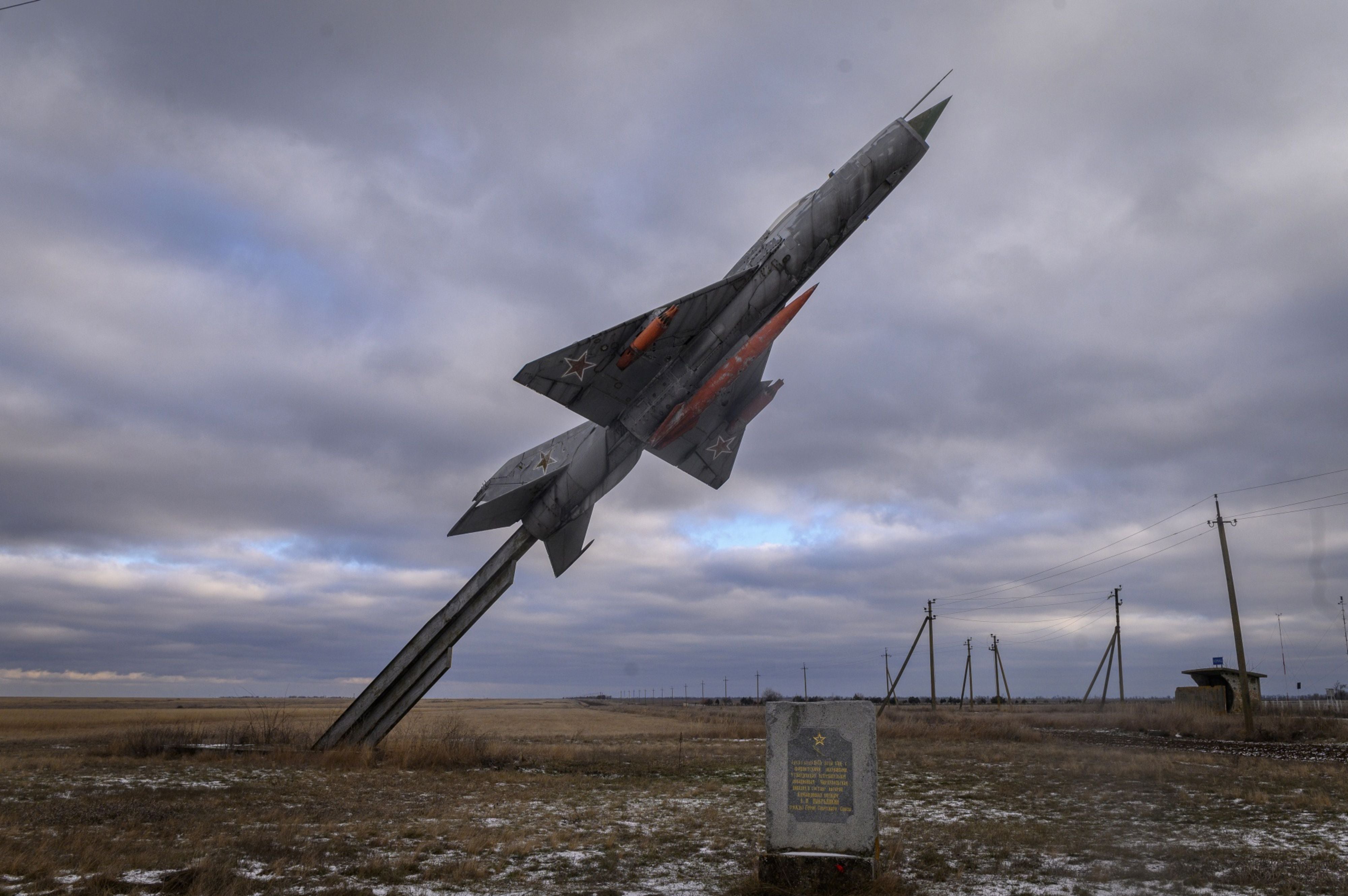 A Second World War memorial to Soviet forces on the side of a deserted road to Crimea in Kherson oblast, Ukraine