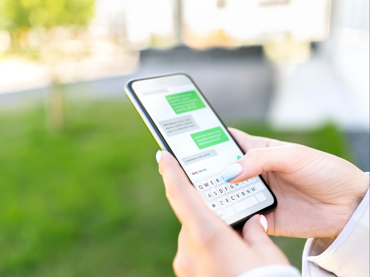 Florida woman sues David&rsquo;s Bridal over unwanted automated text messages