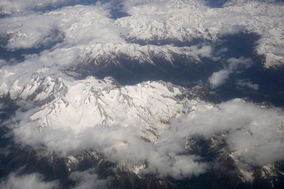 Avalanche kills four in the Austrian alps and another reported missing