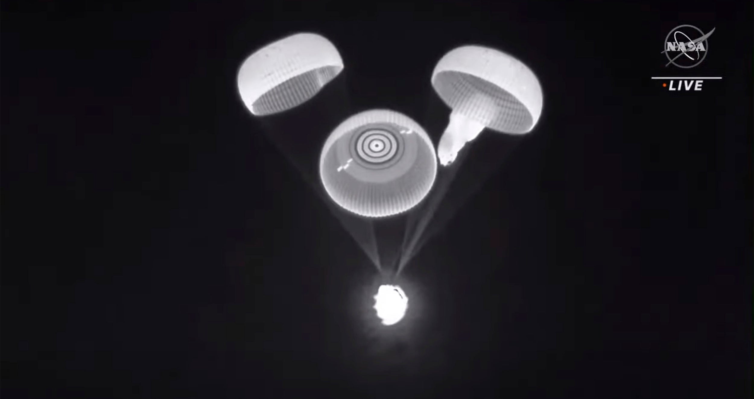 SpaceX-Parachutes