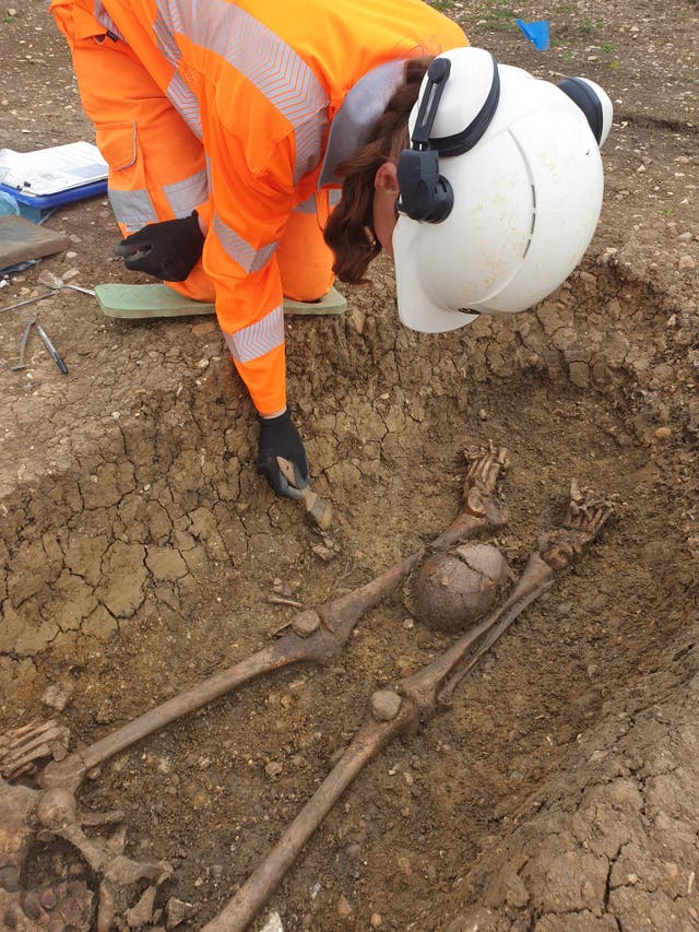 <p>A decapitated skeleton at the Roman cemetery in Fleet Marston</p>