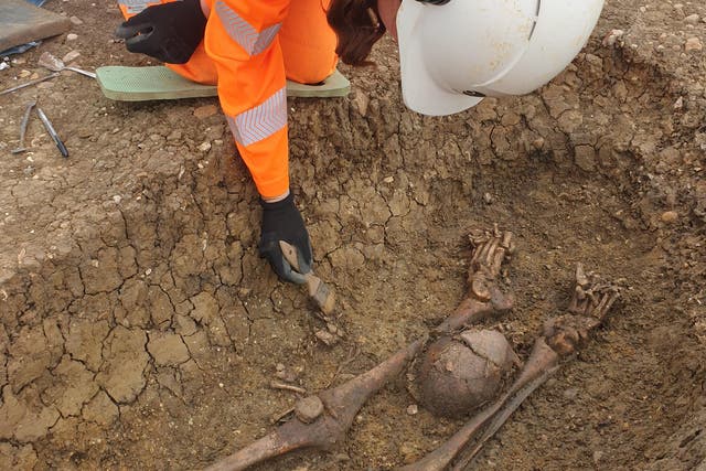 <p>A decapitated skeleton at the Roman cemetery in Fleet Marston</p>