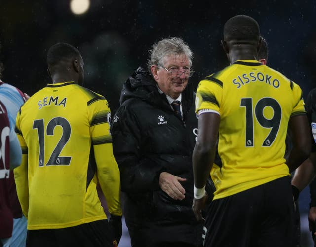 Watford manager Roy Hodgson (centre) congratulates his players after the draw at Burnley (Ian Hodgson/PA).