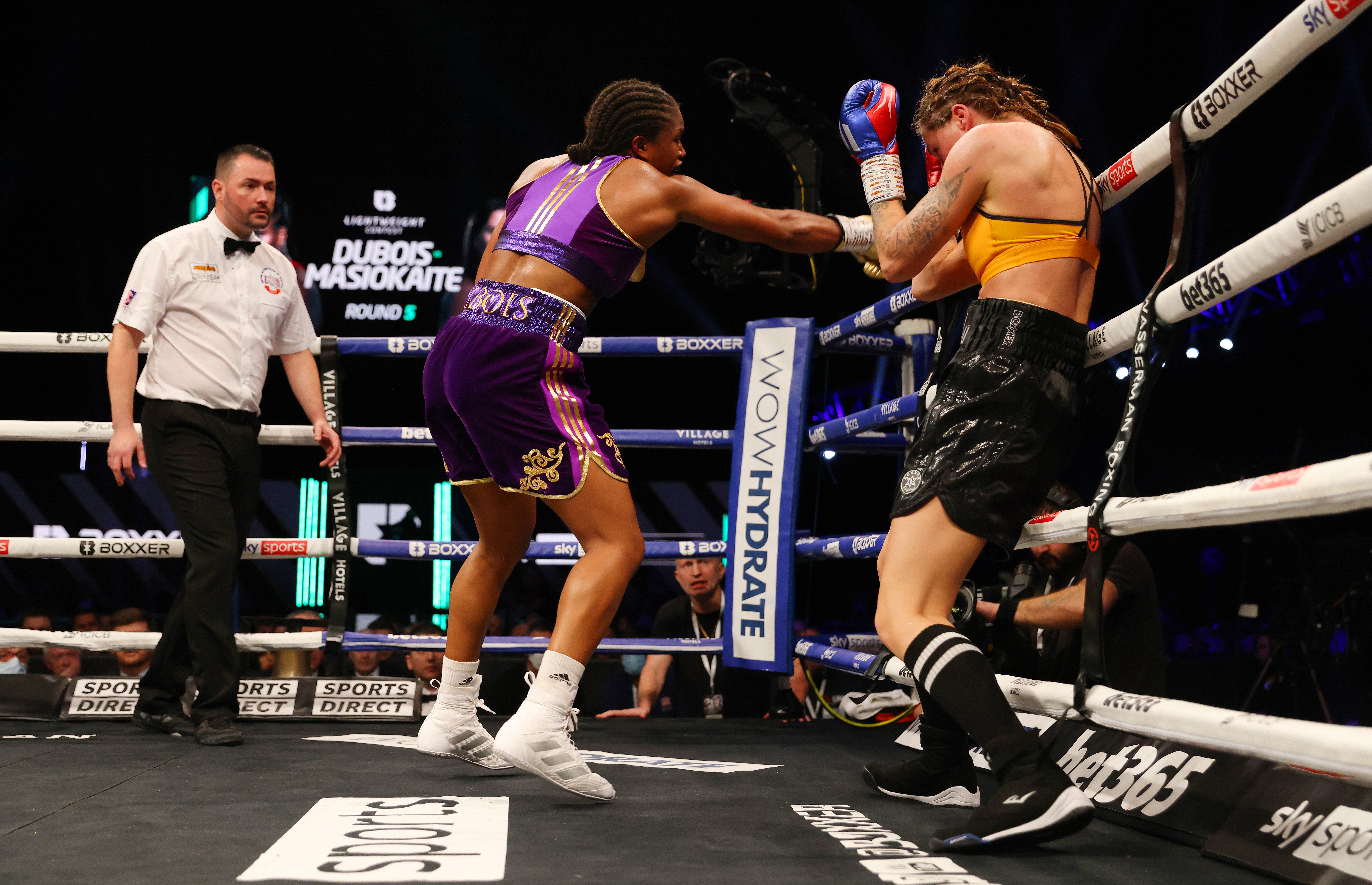 Caroline Dubois looks for a finish in her pro debut, against Vaida Masiokaite