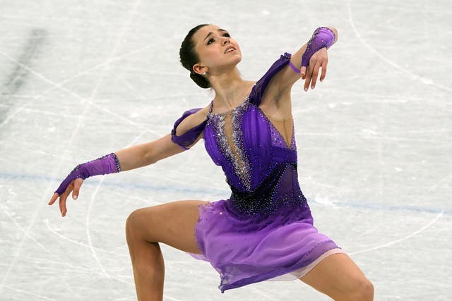 <p>Kamila Valiev brilló por primera vez sobre el hielo el domingo </p>