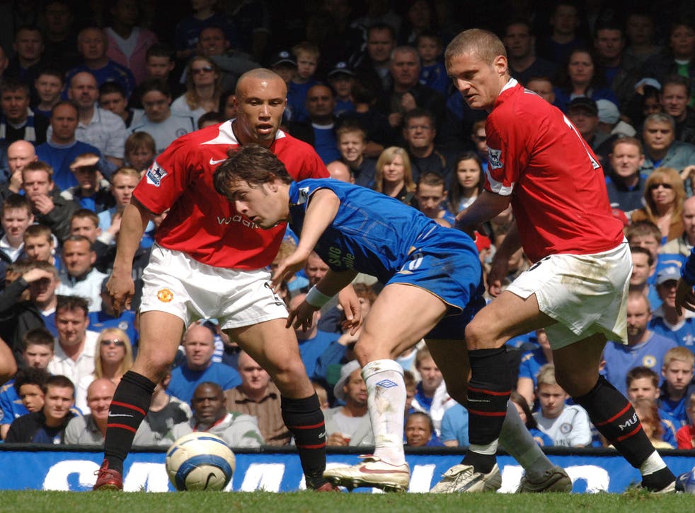 Chelsea and Manchester United battled for the Premier League title in April 2006 (Sean Dempsey/PA)