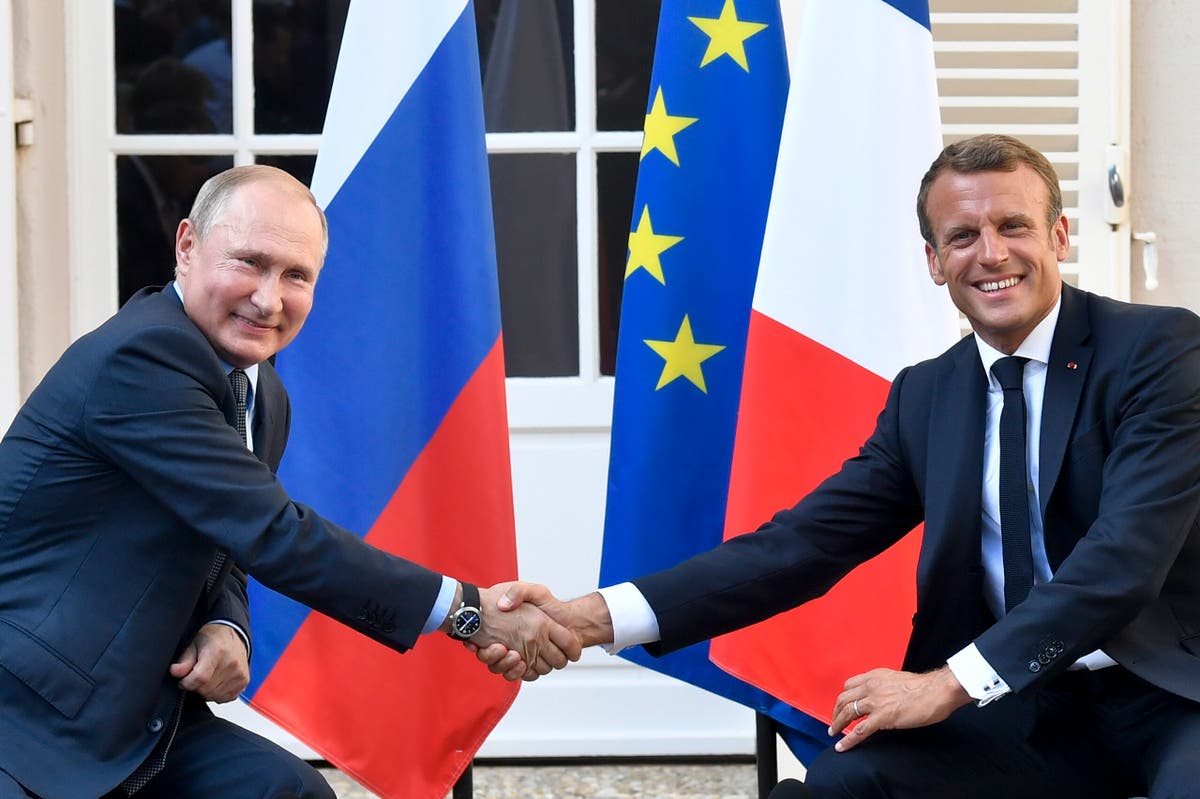 &lsquo;Reasonably optimistic&rsquo; Macron in Russia for crunch talks on Ukraine crisis