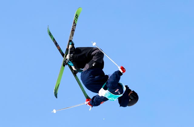 <p>Kirsty Muir in mid air during qualification</p>