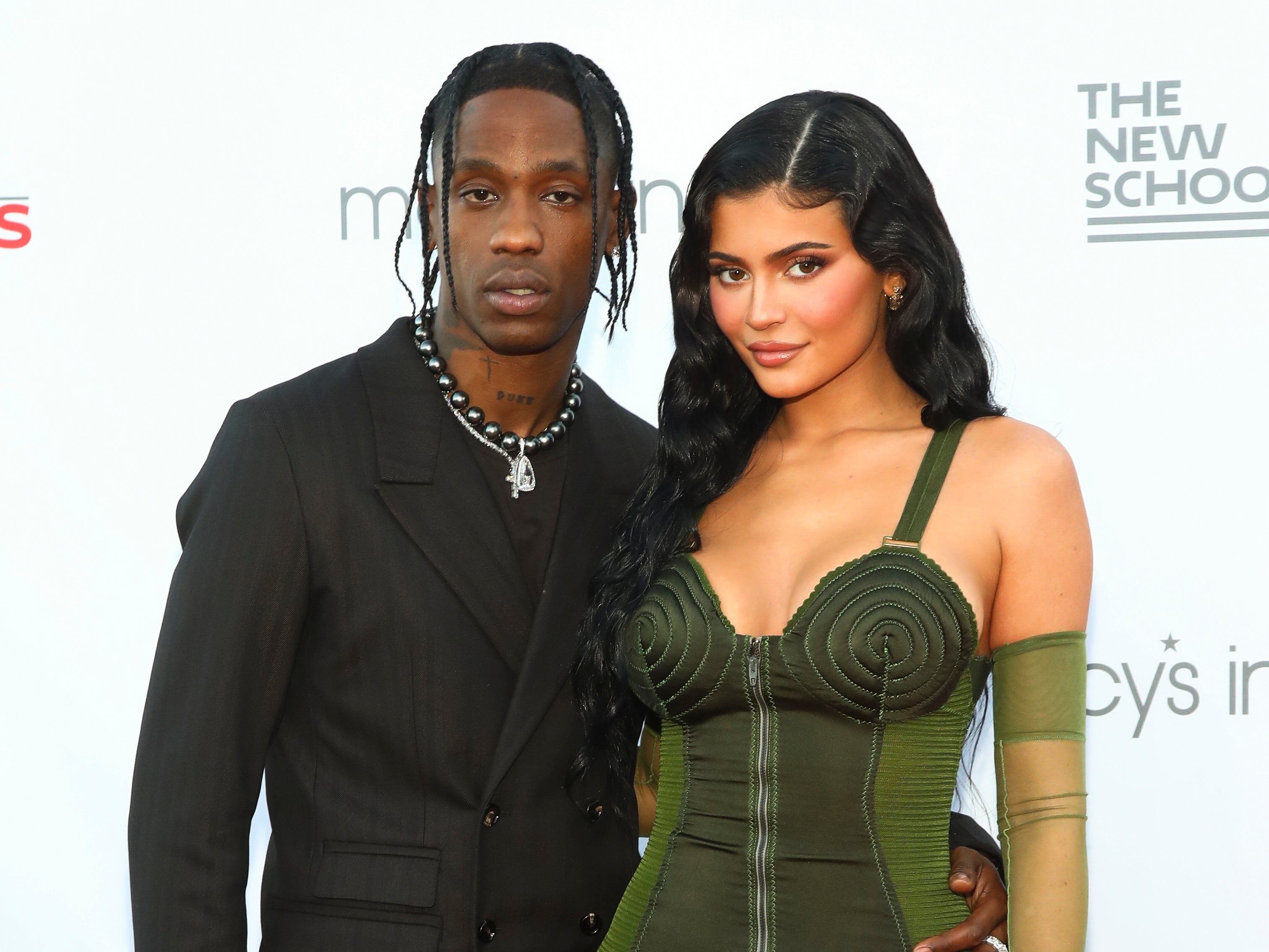 KYLIE JENNER-TRAVIS SCOTT-BEBÉ