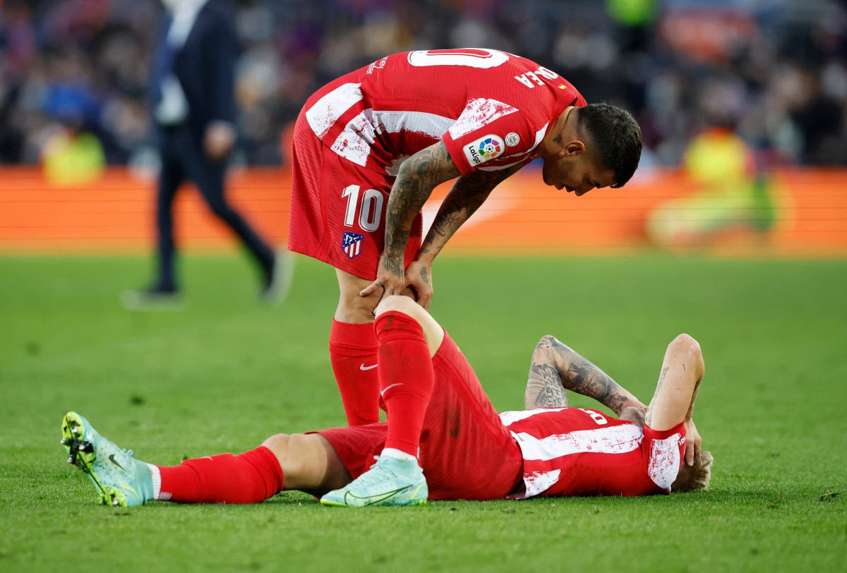 New Atletico Madrid signing suffers knee injury after Simeone forced him onto pitch