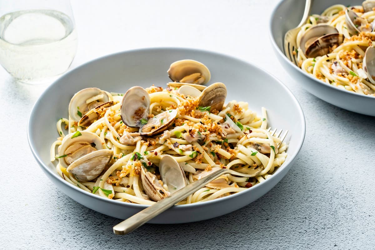 Linguine with clams is the perfect romantic dish for Valentine’s Day