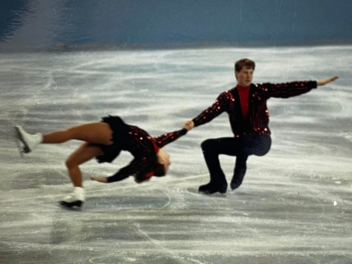 couple ice skating