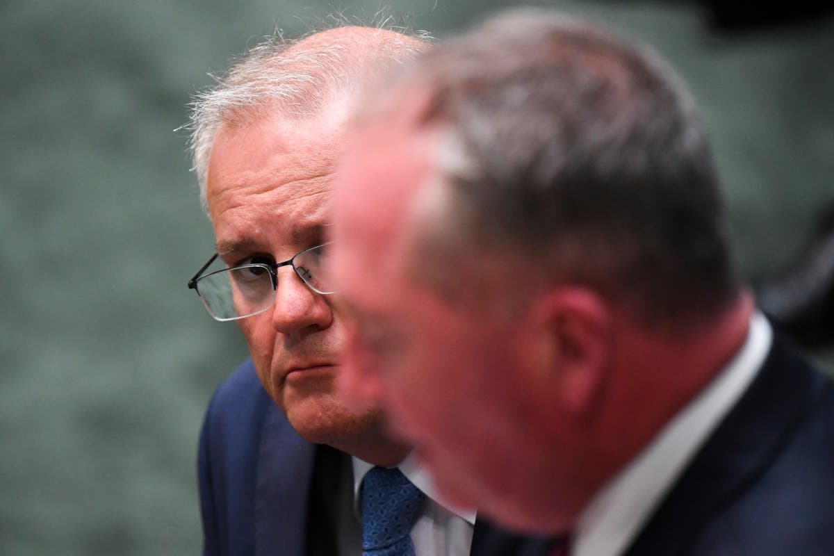 Australian political leaders apologize to staff for abuses Australian political leaders apologize to staff for abuses