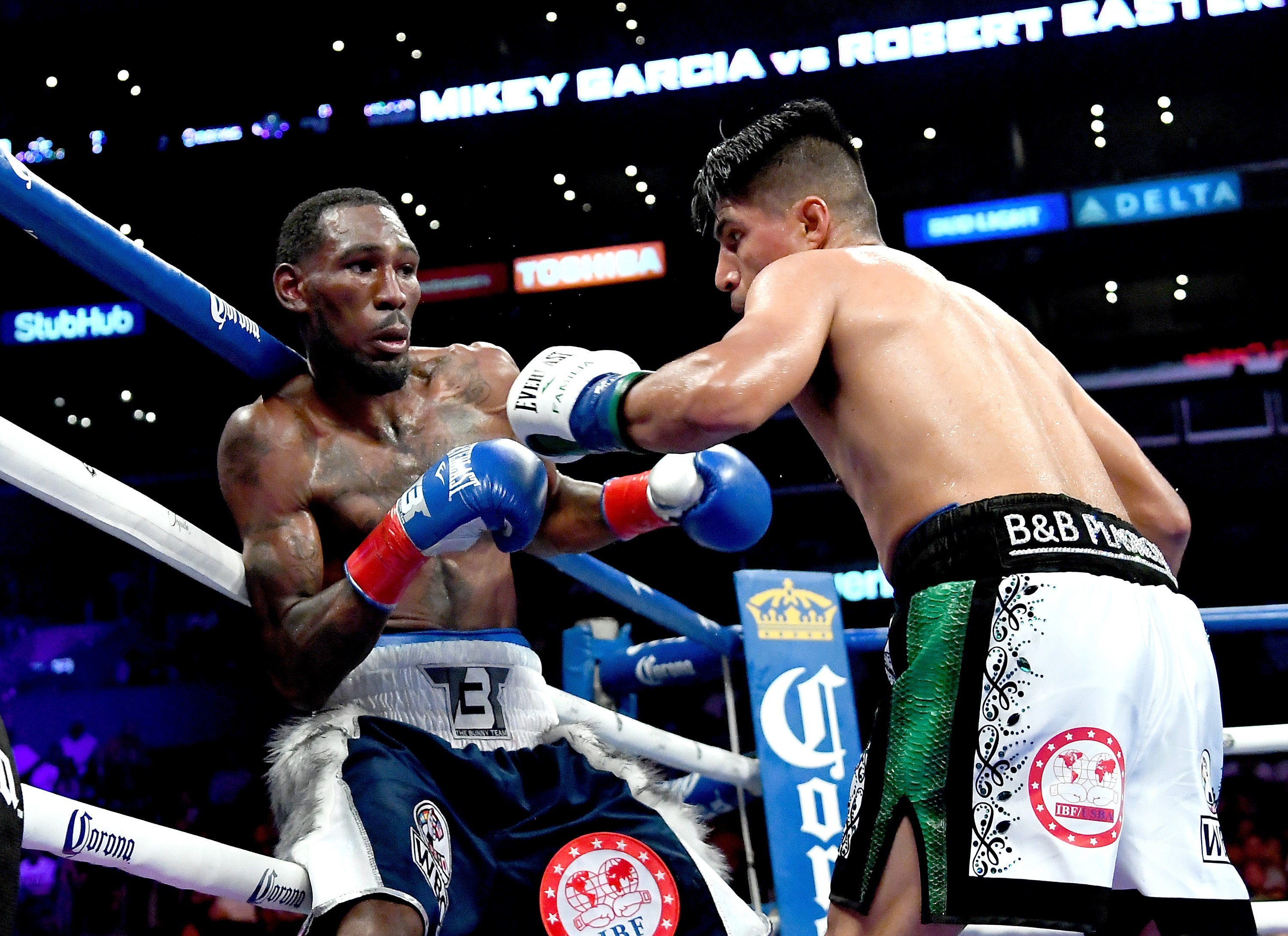 Robert Easter Jr (Left) is expected to recover