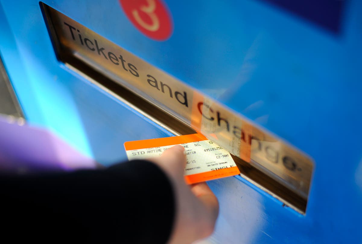Train company apologises for overcharging passengers since Saturday Train company apologises for overcharging passengers since Saturday
