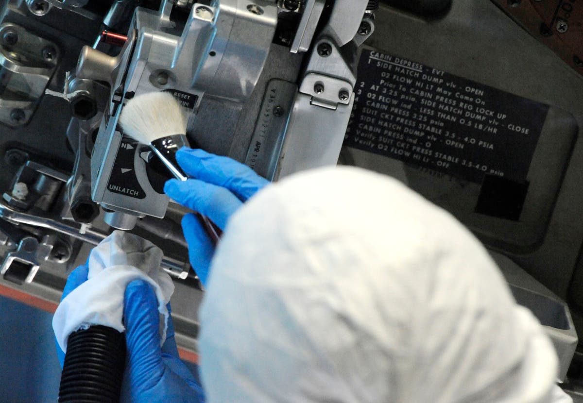 Workers clean Apollo 16 spaceship ahead of 50th anniversary Workers clean Apollo 16 spaceship ahead of 50th anniversary