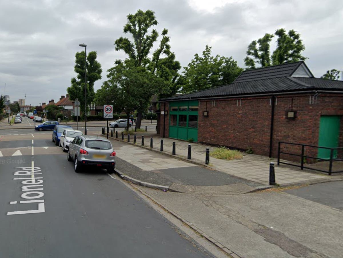 Eltham ‘murder’: Man stabbed to death outside community centre