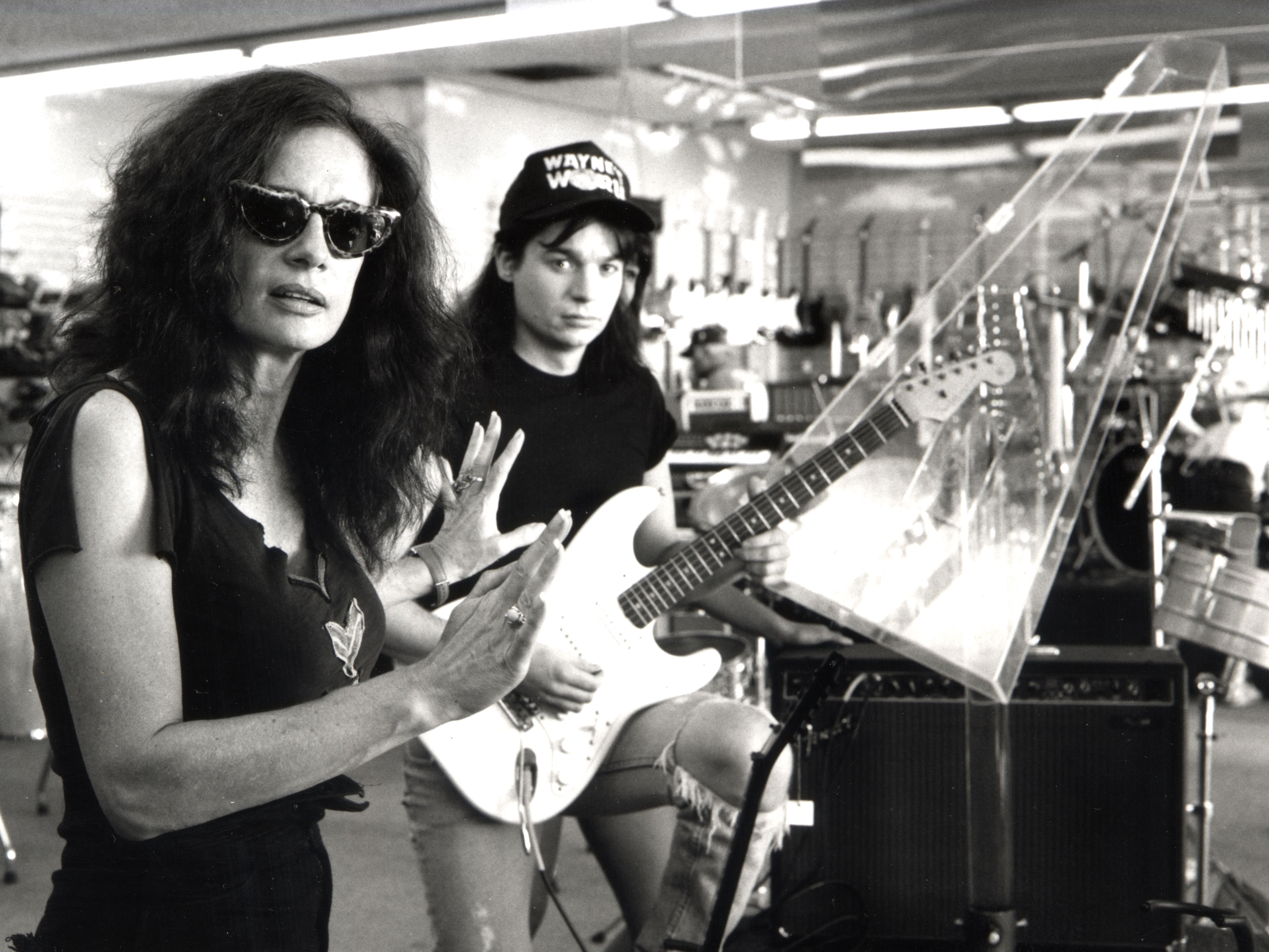 Director Penelope Spheeris with Mike Myers on the set of ‘Wayne’s World’