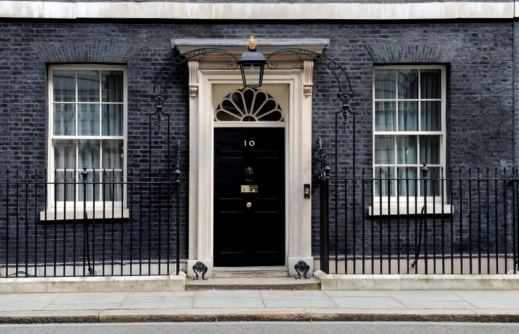 Met considers call to investigate Boris Johnson under anti-bribery laws over luxury flat refurb