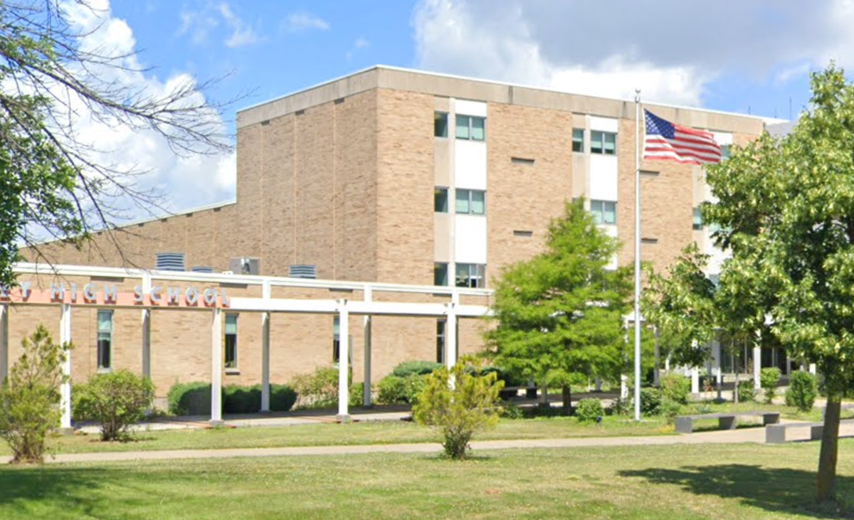Buffalo school shooting - live: Two people shot including a student as McKinley High goes into lockdown Buffalo school shooting - live: Two people shot including a student as McKinley High goes into lockdown