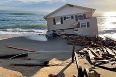 Five bedroom home collapses into ocean as coastal erosion claims North Carolina town