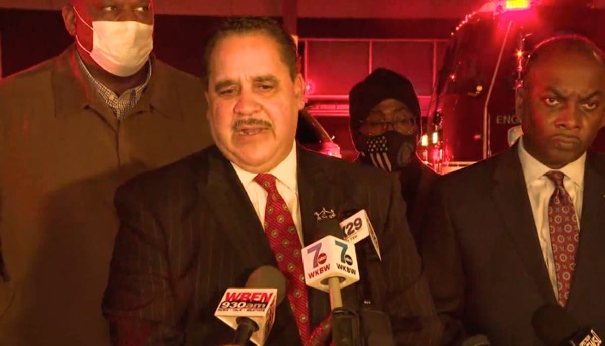 Security guard was shot in leg trying to help student under attack at &lsquo;out of control&rsquo; Buffalo school