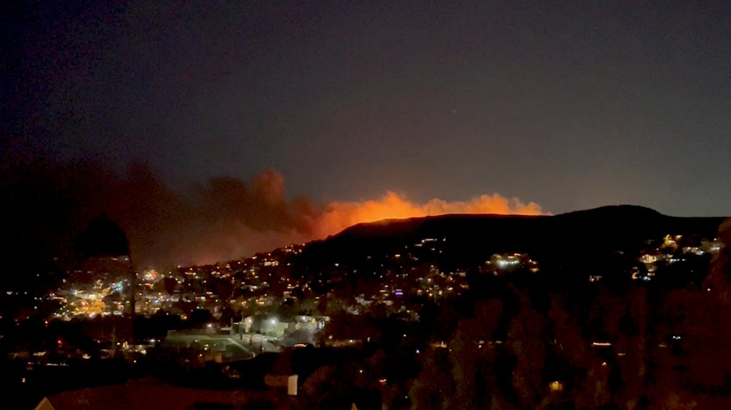 Laguna Beach fire - live: Emerald Bay blaze torches 145 acres as hundreds evacuated amid heat warning