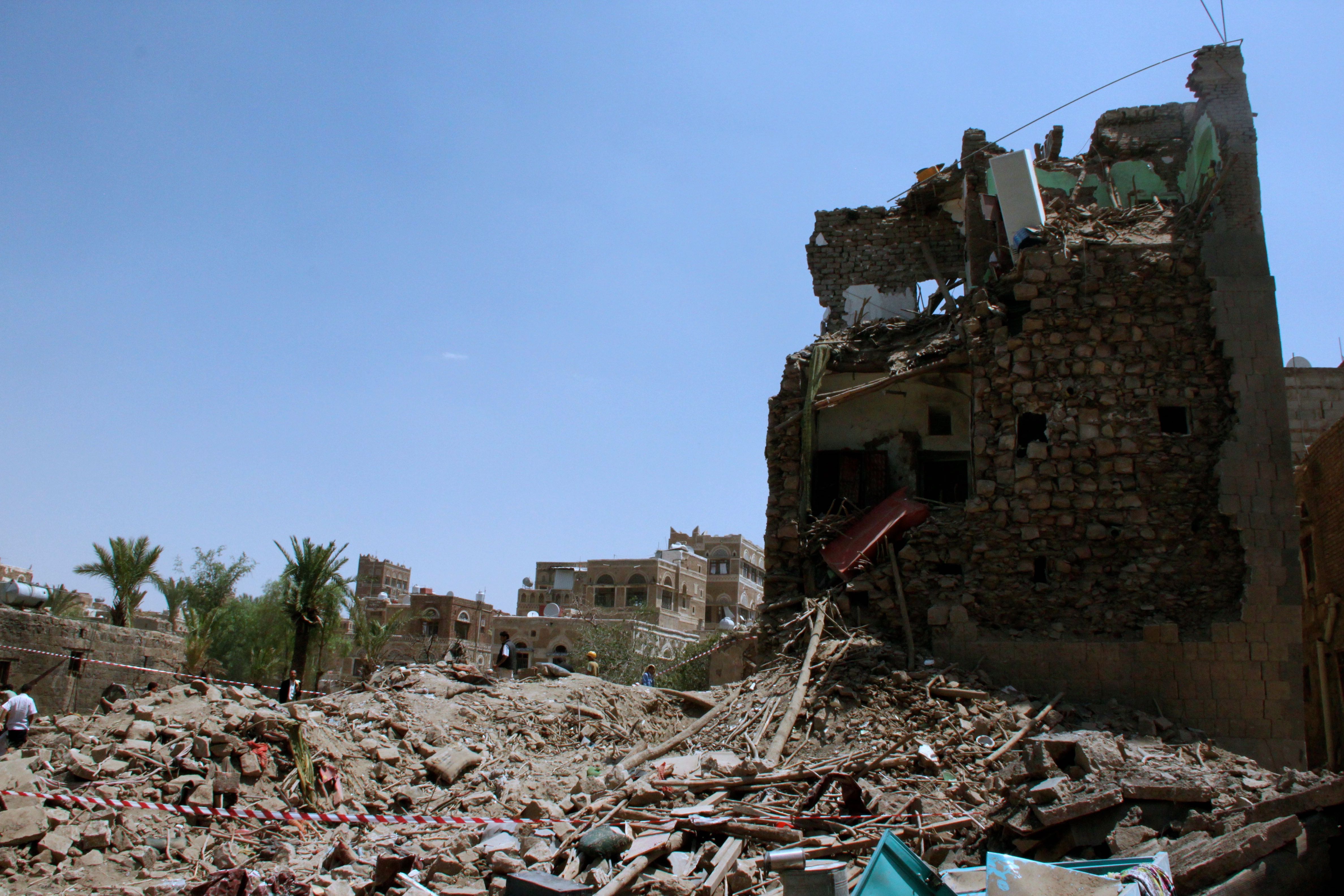 Residential houses in Fulayihi, Sanaa's Old city destroyed due to Saudi-led airstrikes