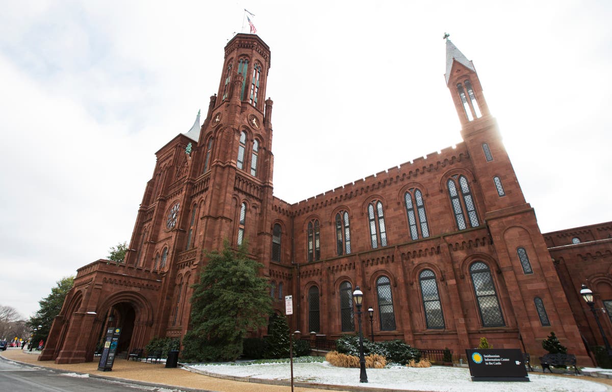 Smithsonian to show 120 orange statues of female scientists