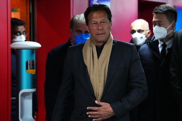 Archivo: El primer ministro de Pakistán, Imran Khan, condenó el linchamiento del hombre acusado de blasfemia