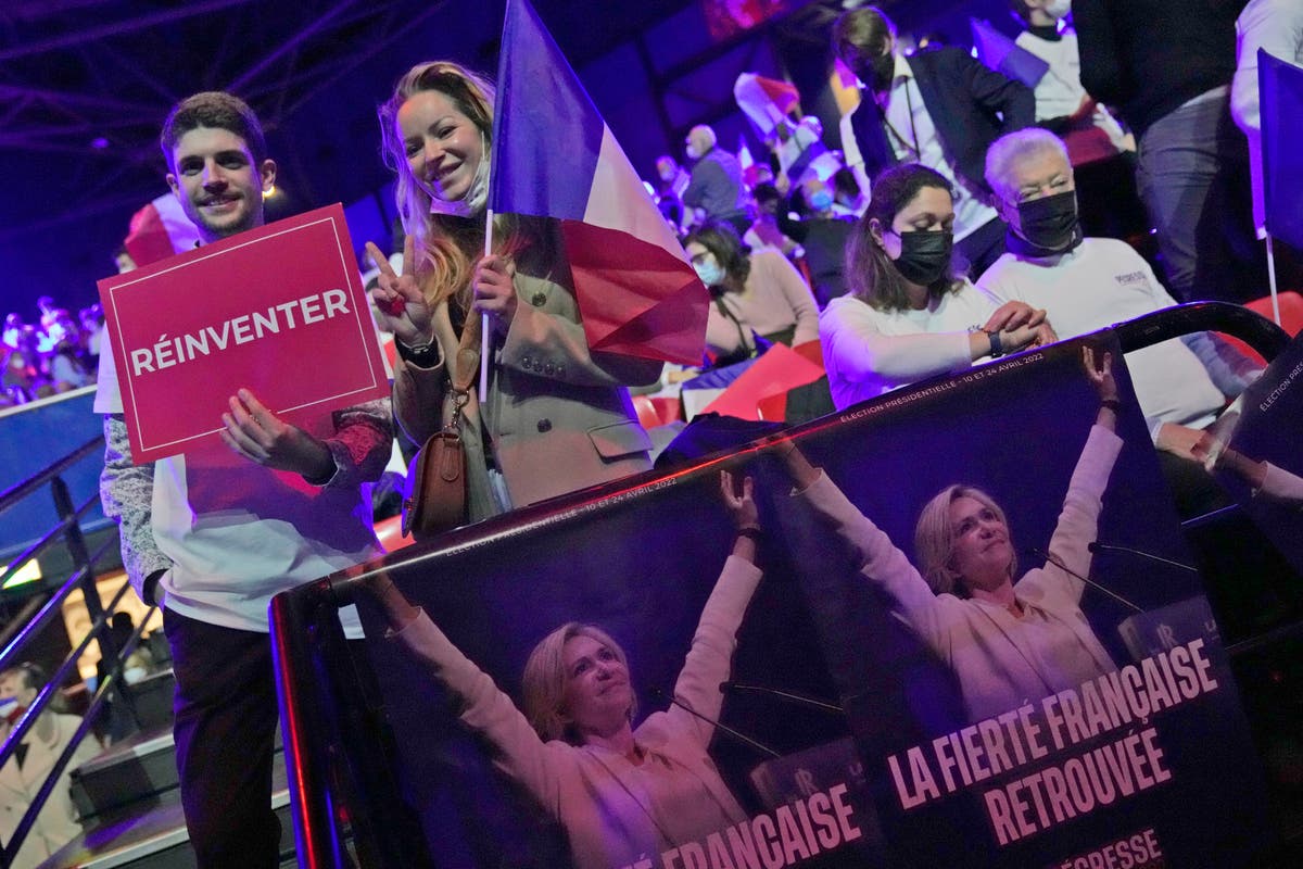 French presidential candidate P&eacute;cresse holds 1st big rally 