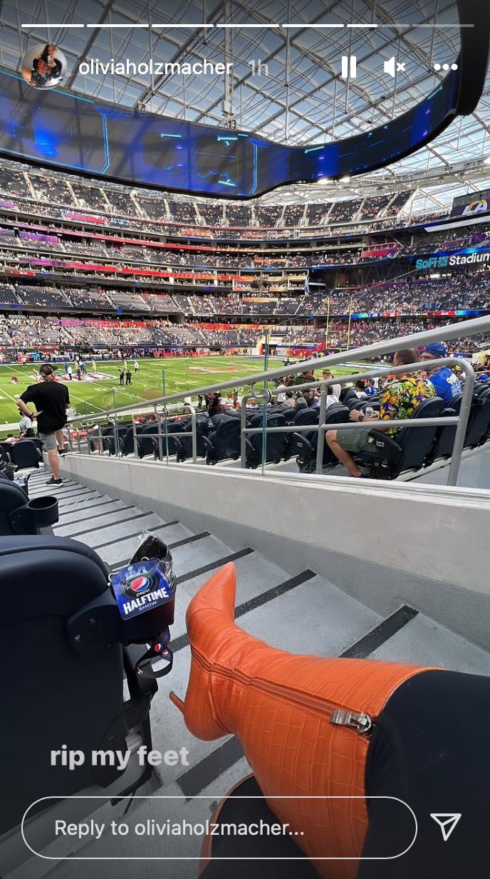 Joe Burrow arrives at Super Bowl with tiger-striped outfit