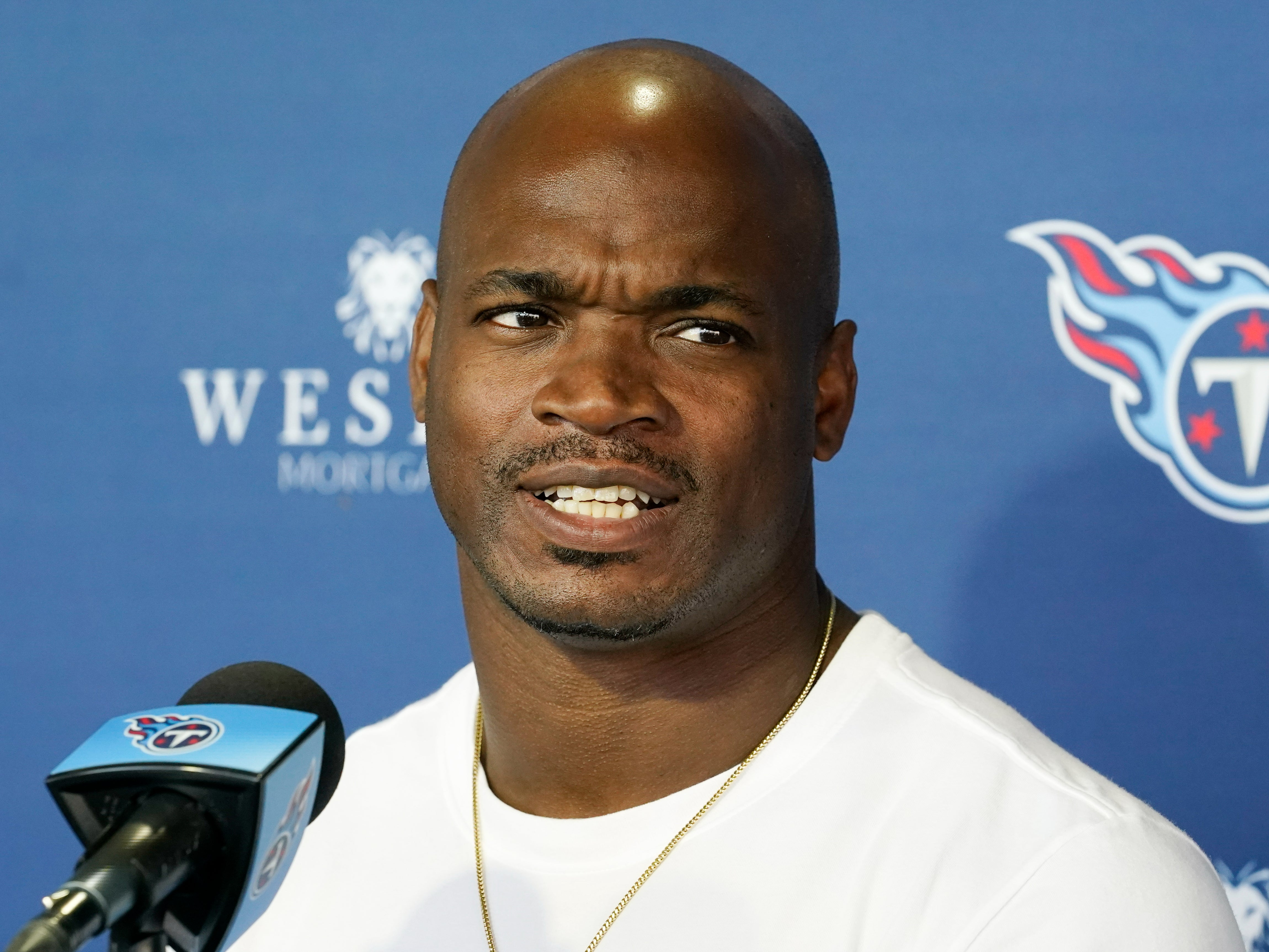 Adrian Peterson answers press questions in Tennessee in November 2021