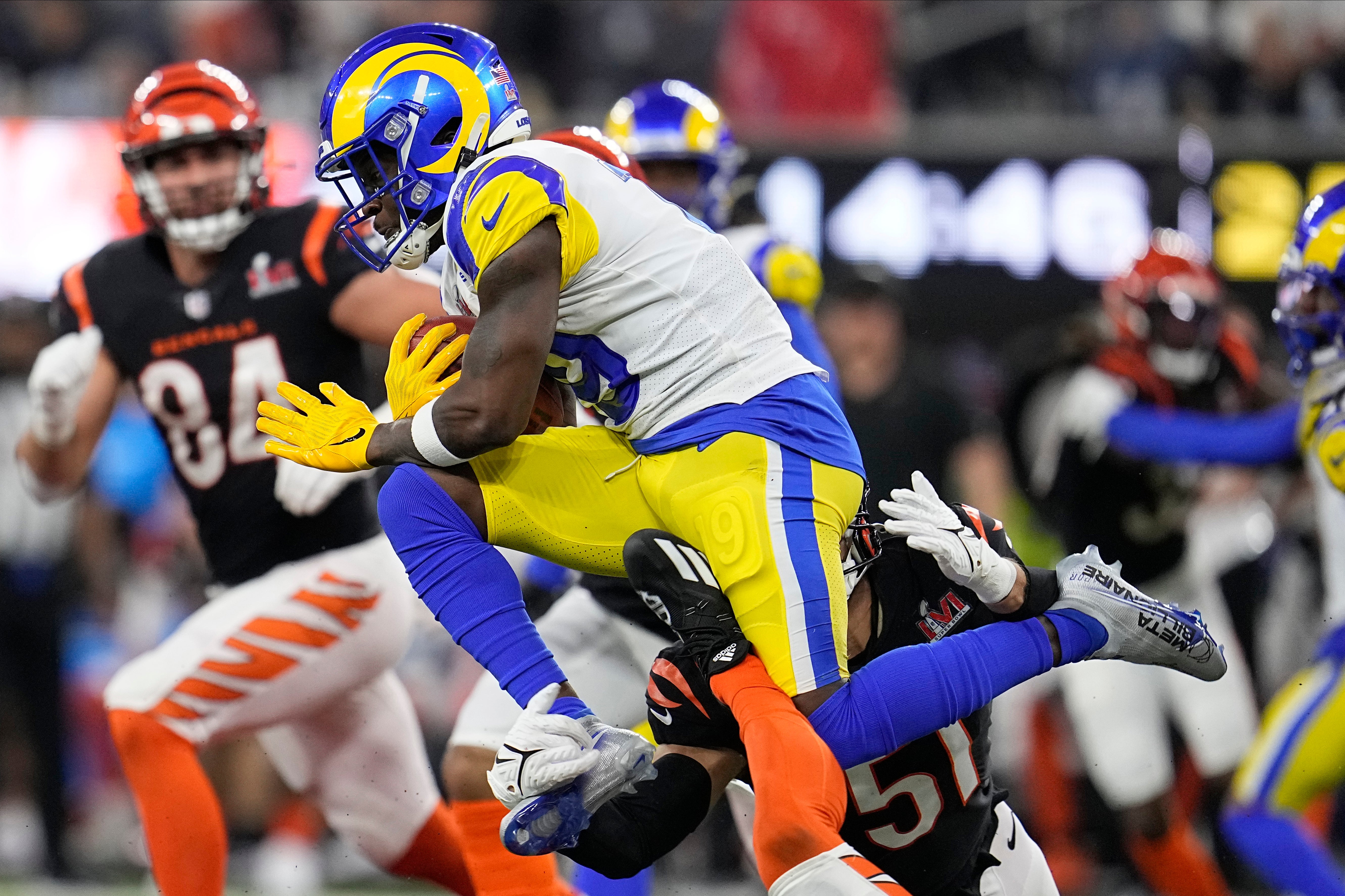 LA Rams defeat Cincinnati Bengals 23-20 in Super Bowl