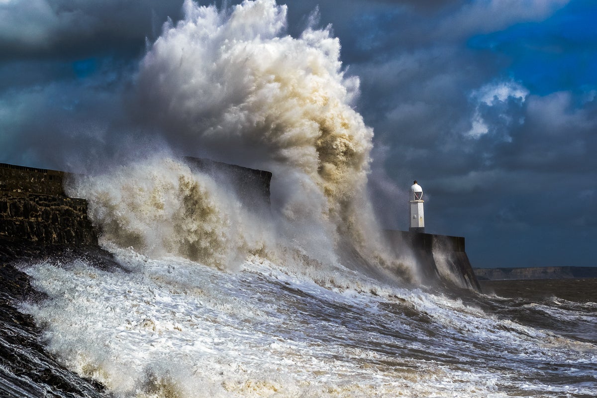 Winds of up to 85mph to buffet UK as Storm Floris hits