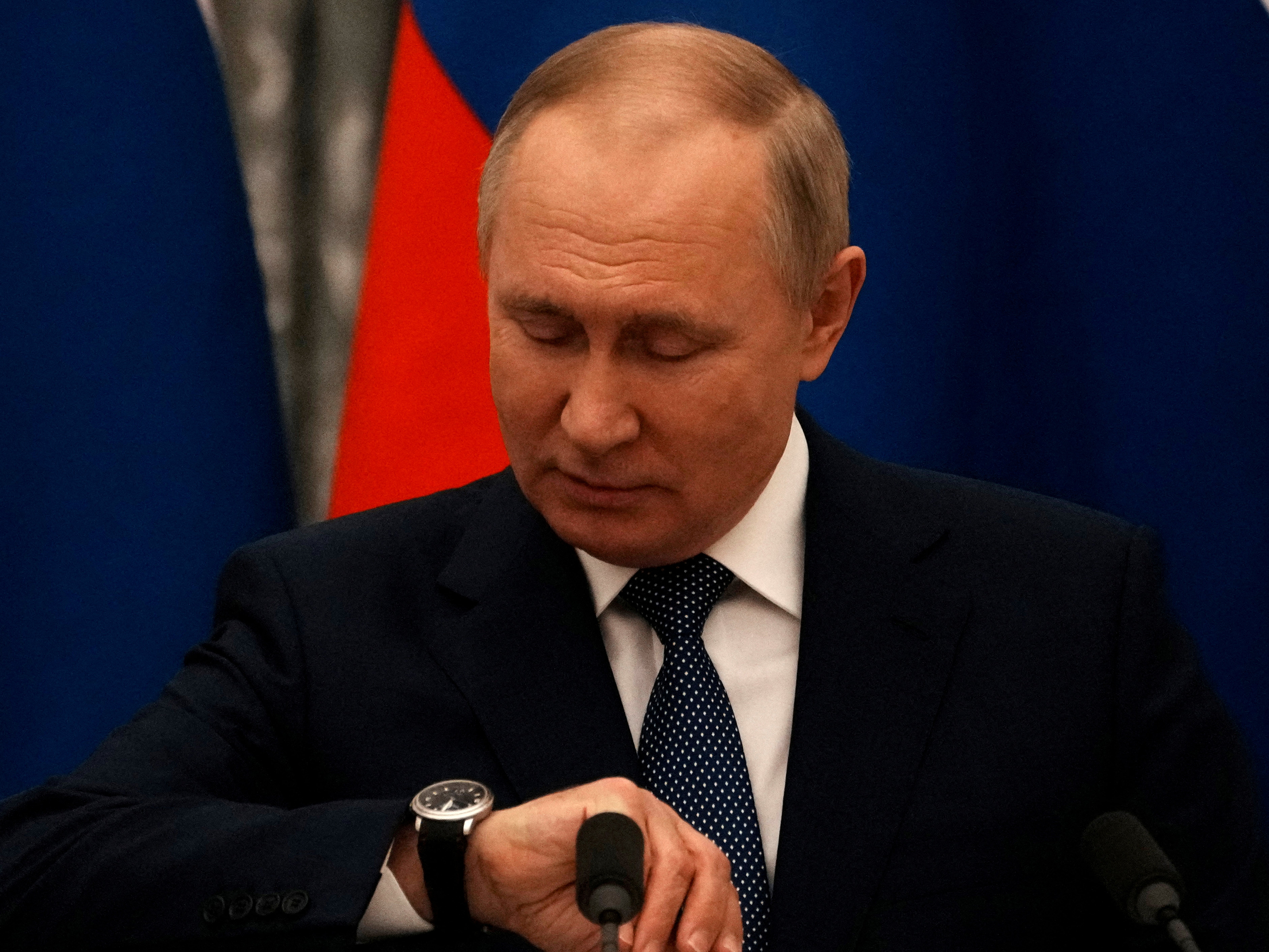 Timing is everything for Vladimir Putin when he faces down rival leaders