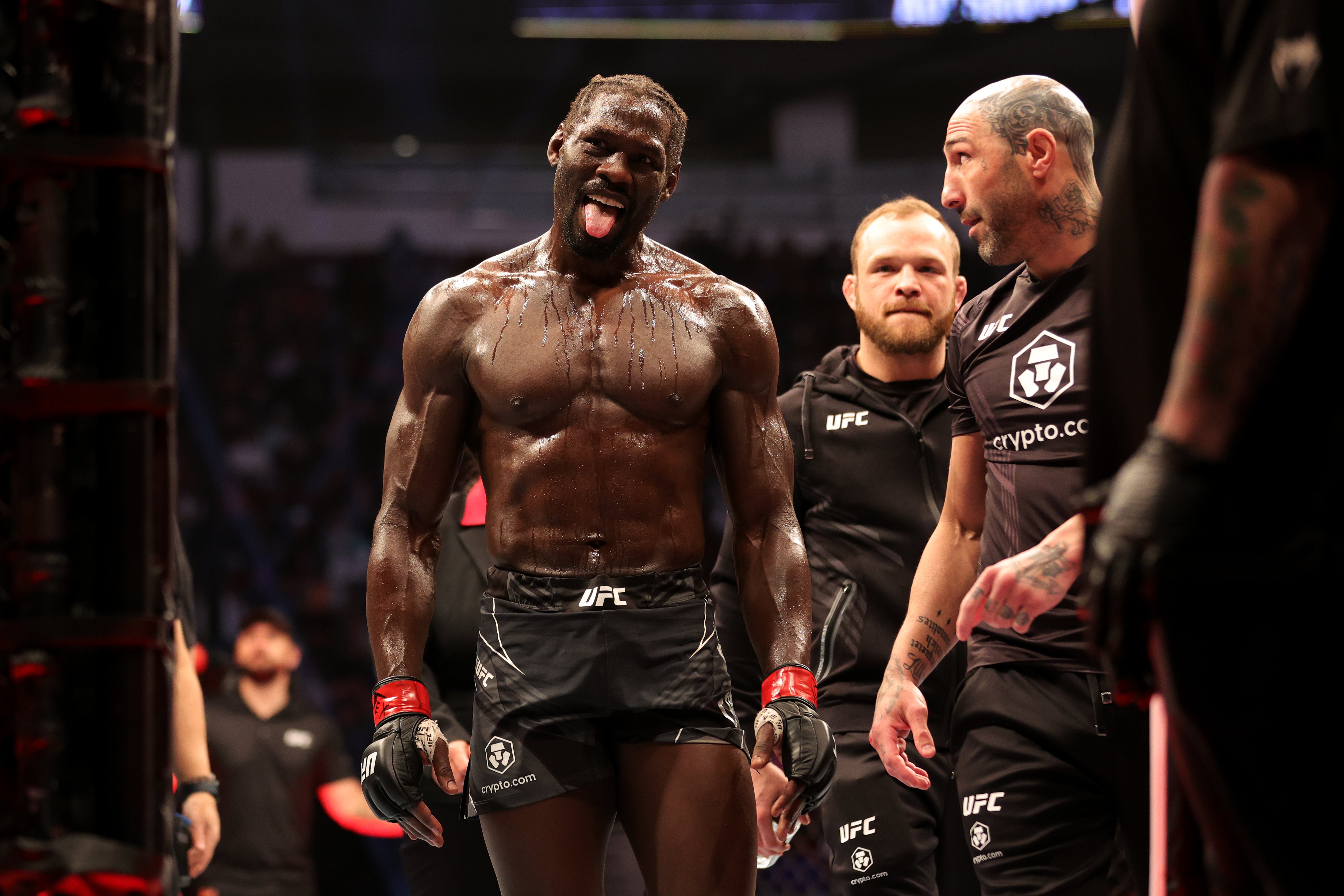 Jared Cannonier celebrates his victory over Derek Brunson